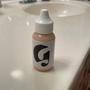 Glossier Perfecting Skin Tint Fair G11